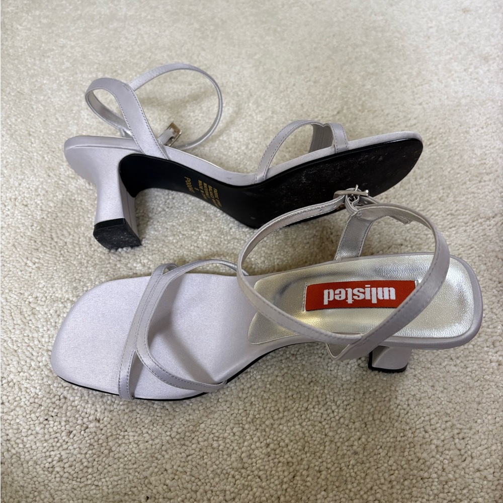 Unlisted Silver Heels with Elegant Design